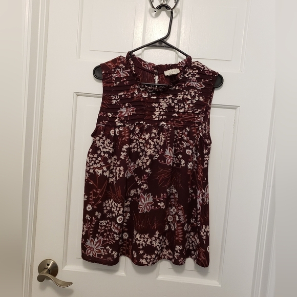 LOFT Burgundy In Color Floral Print Sleeveless Blouse Size Small Business Casual - Picture 1 of 8